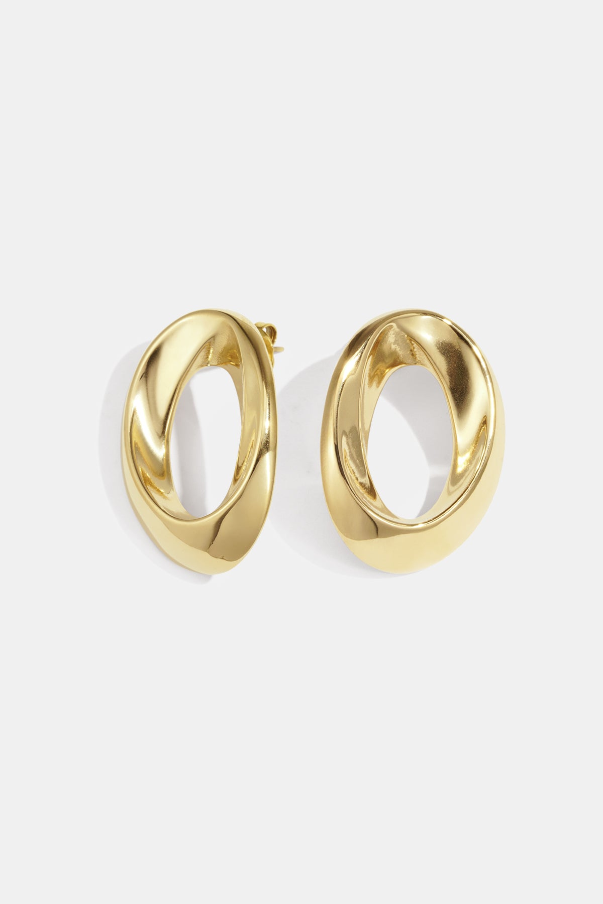 Elegant Circle Stud Earrings - Timeless Style for Everyday Wear
