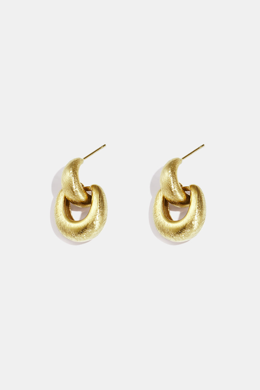 Organic link earrings with a matte effect